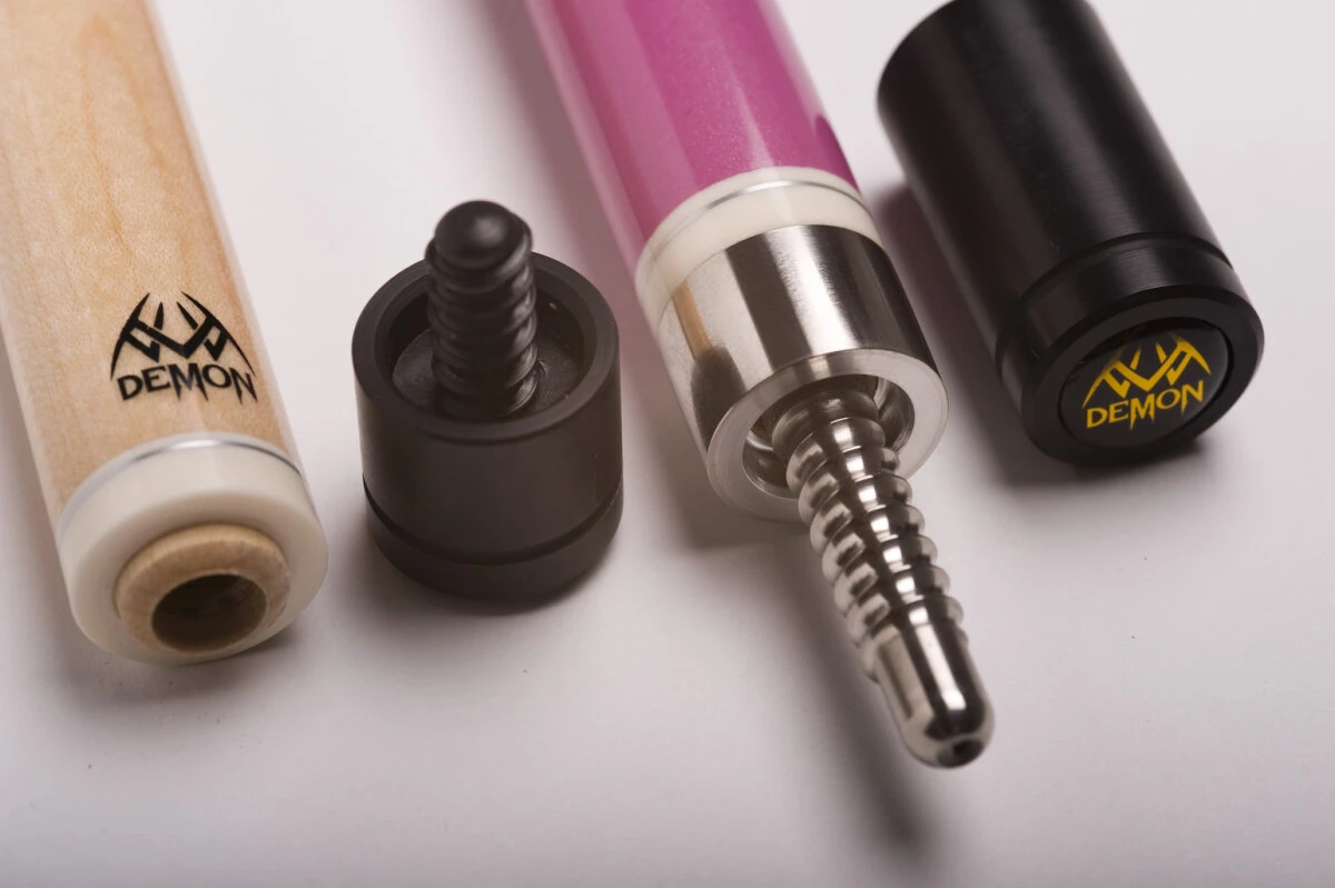 Demon DF0-004 Billard-Queue Für Poolbillard, 2-teilig, Mit Totenkopfdesign, Klebeleder, Vollholz-Oberteil, Leinen-Griffband Inkl. Gewindeschoner – Bild 4