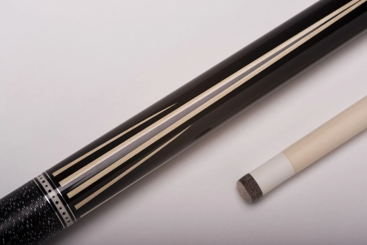 Demon DF1-001 Billard-Queue Für Poolbillard, 2-teilig, Mit Qualitäts-Klebeleder, Vollholz-Oberteil, Leinen-Griffband Inkl. Gewindeschoner