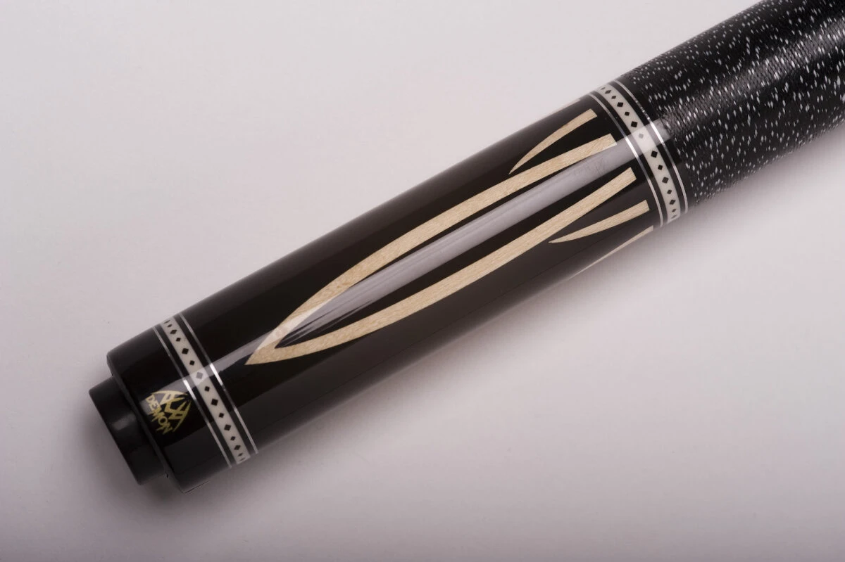 Demon DF1-001 Billard-Queue Für Poolbillard, 2-teilig, Mit Qualitäts-Klebeleder, Vollholz-Oberteil, Leinen-Griffband Inkl. Gewindeschoner – Bild 2