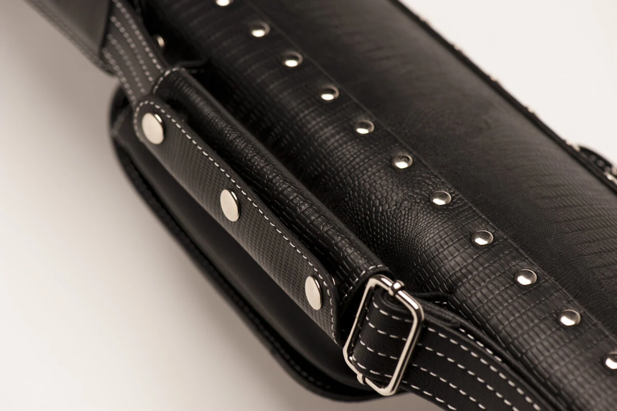Cuel Billard-Köcher „Hustler Black 2/4“ Für Pool-Billard-Queues, Schwarz, Aus Feinem Kunstleder, Mit Drei Seitentaschen Für Billardzubehör – Bild 7