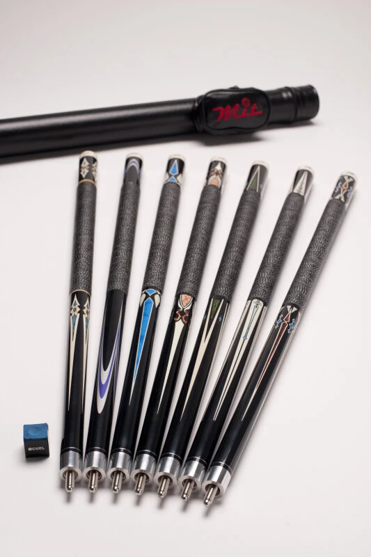 Pool-Billard-Einsteigerangebot: 1 Queue + 1 Köcher/Koffer + 1 Stück Kreide